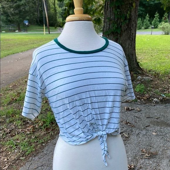 ***4/$20 FOREVER 21 TIE FRONT WHITE TOP W GREEN STRIPES M - Picture 1 of 9
